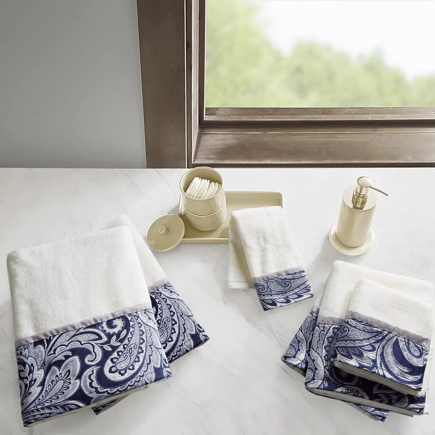 Luxury 100% Cotton Bath Towel Set - Highly Absorbent, Quick Dry, Jacquard Paisley Design for Hotel & Spa Quality Decor